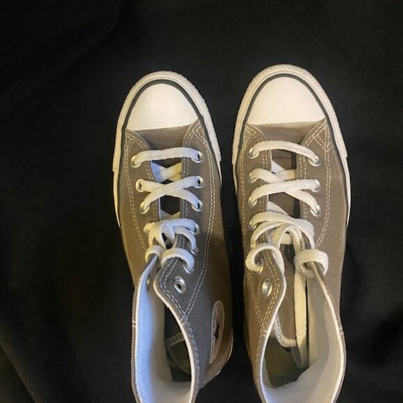 Converse High Tops. Womens 6. Mens 5. Light Grey. - Picture 5 of 8